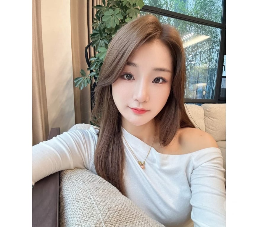 Escorts Hampshire Southampton - Photos for Local Asian Masseuse | Gentle Body Massage, Book Appointment