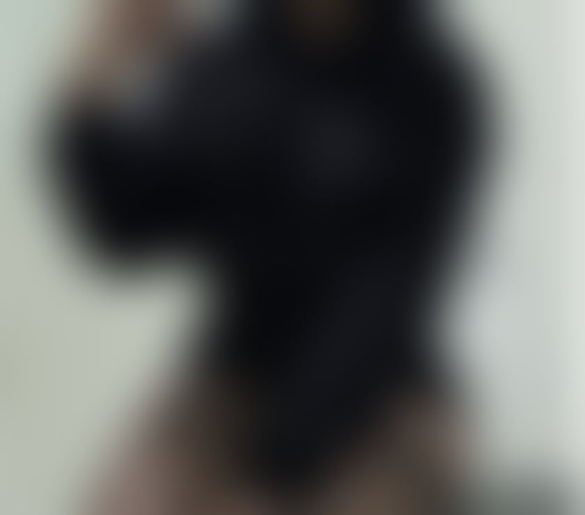 Photos for Hot girl want to massage you 🔥🔥🔥