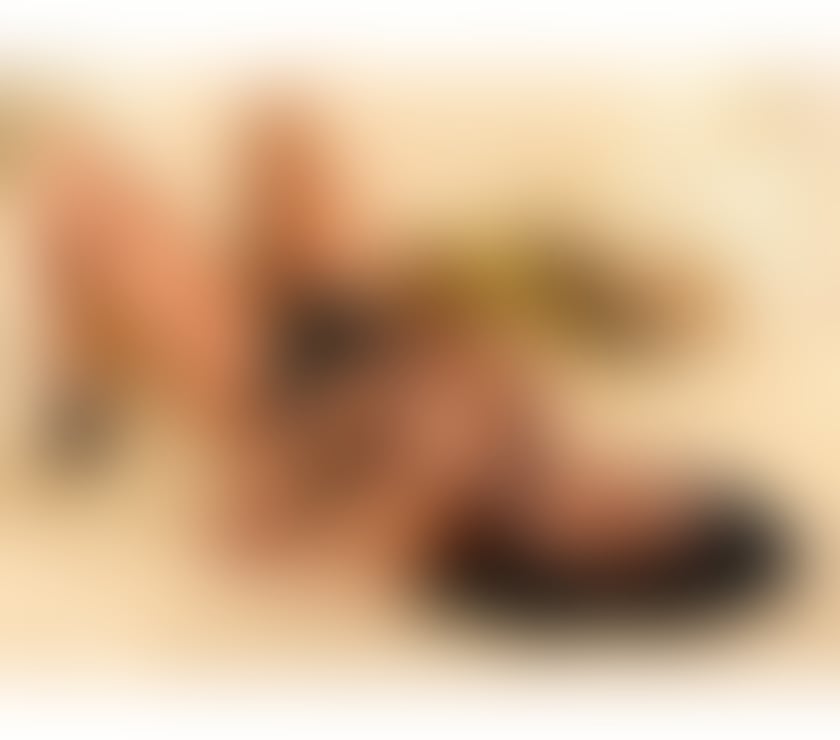 Trans Escorts Kent Canterbury - Photos for Feminine Juicy Smooth Model TRANS Girl With Hard TOY