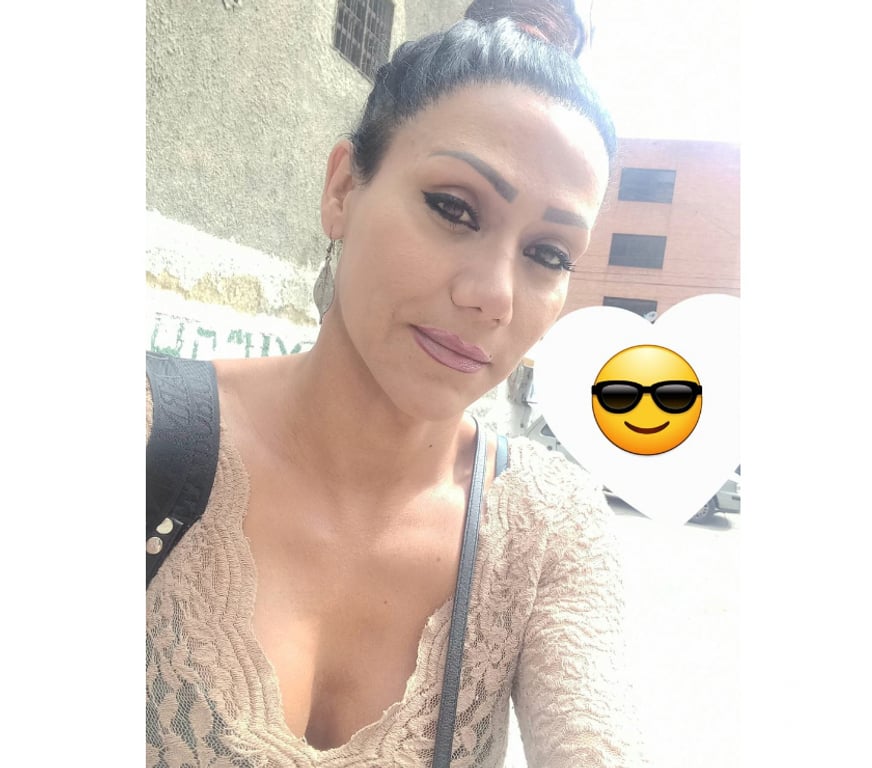Trans Escorts Kent Canterbury - Photos for Feminine Juicy Smooth Model TRANS Girl With Hard TOY