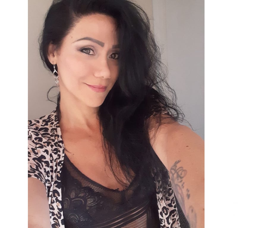 Trans Escorts Kent Canterbury - Photos for Feminine Juicy Smooth Model TRANS Girl With Hard TOY