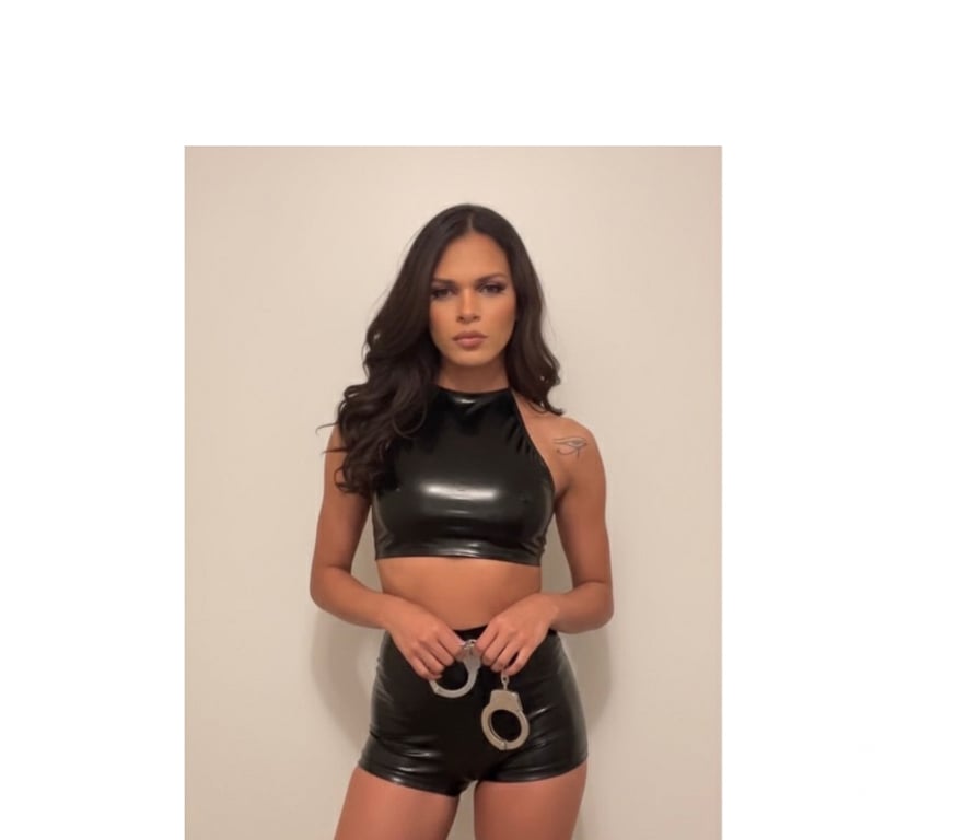 Escorts Essex Harlow - Photos for Dominatrix Perola Hot Party