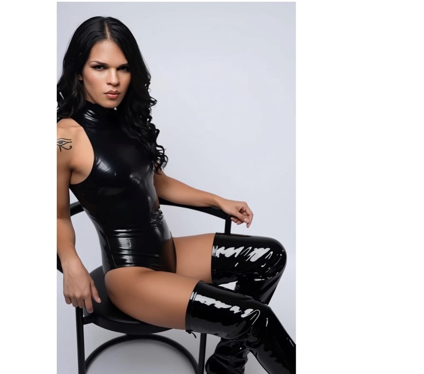 Escorts Essex Harlow - Photos for Dominatrix Perola Hot Party