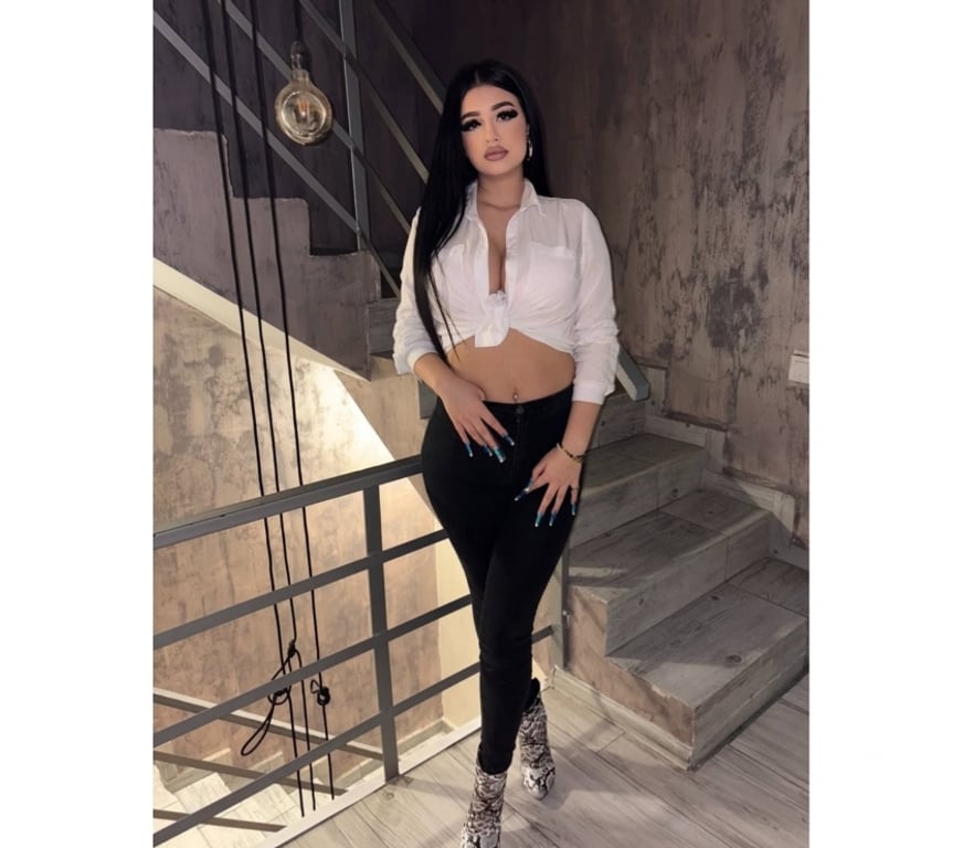 Escorts East London Stratford Station - East London - Photos for Dilara More details on WhatsApp