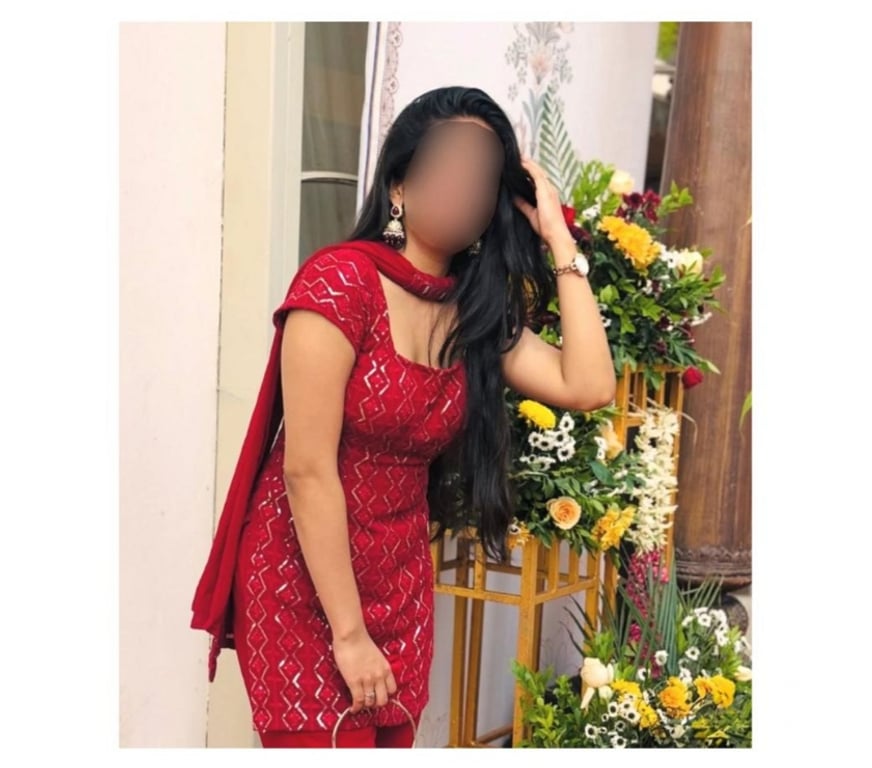 Escorts West Yorkshire Leeds - Photos for NILA South Indian Tamil Girl New in Leeds