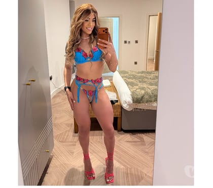 Transsexual Escorts Manchester City Centre Manchester - Photos for MIA HOT ALWAYS HORNY 😈 LONG SESSION xx
