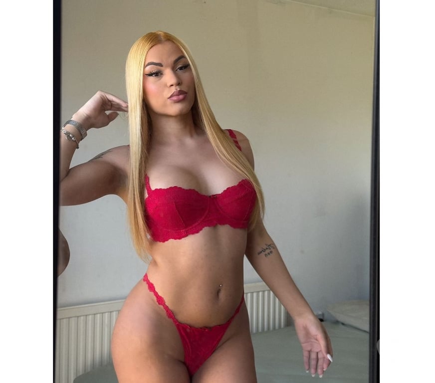 Trans Escorts North London Enfield - Photos for FLORYBELLAA 🔥 SEXY HORNY TS 🌶️😈