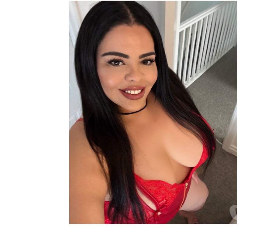 Escorts North West London Colindale - North West London - Photos for SUZZÏ BRAZILIAN BBW 🇧🇷🇮🇹🍯🍀