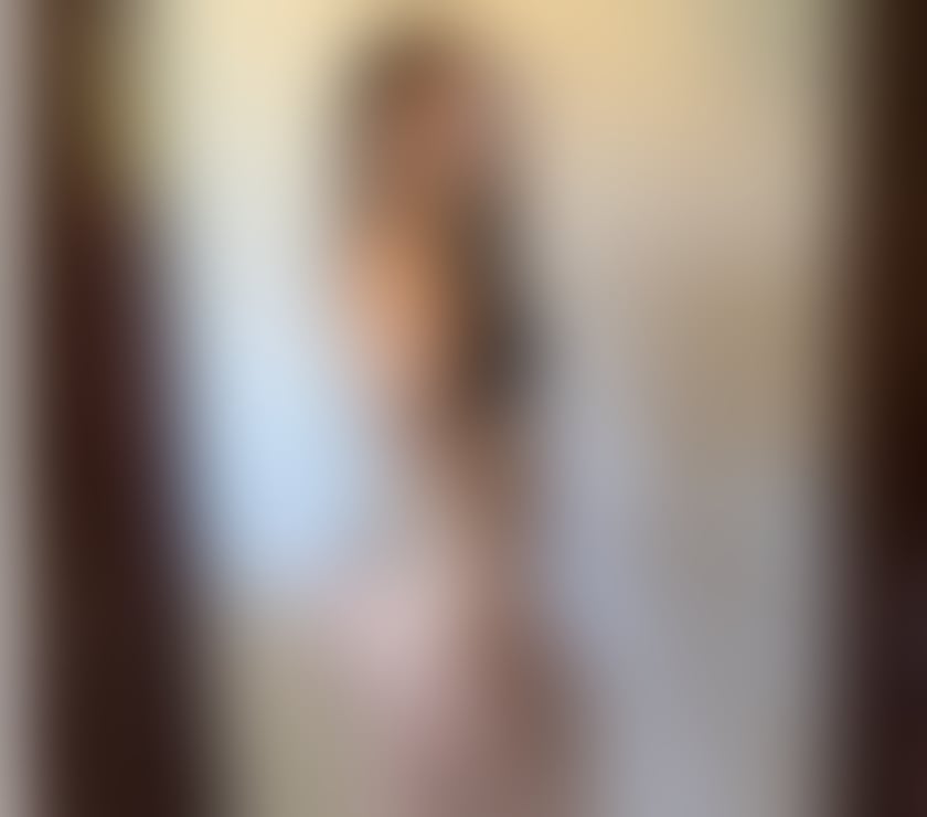 Escorts East London Silvertown - East London - Photos for Girlfriend-Style, with natural curves and a pleasant, sensua