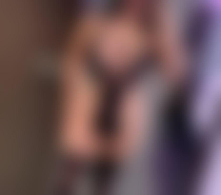 Escorts South East London Woolwich - South East London - Photos for Girlfriend-Style, with natural curves and a pleasant, sensua