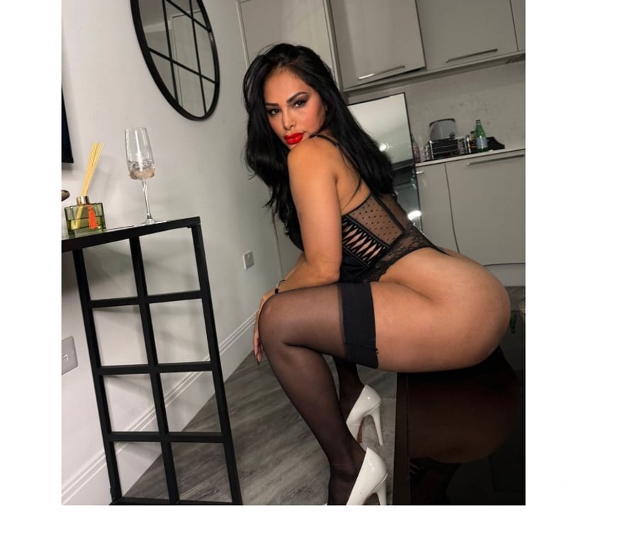 Escorts Bedfordshire Luton - Photos for I'm Patrizia very hot party girl💃🏻🕺🏼😈🔥