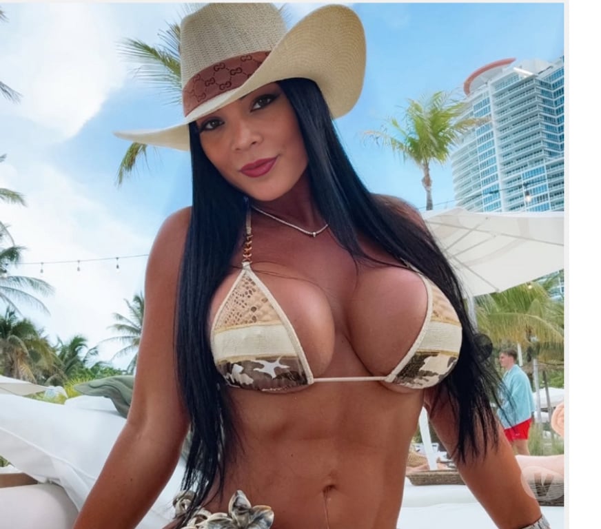 Escorts Kent Maidstone - Photos for 🔥🔥MILF TRANSEXUAL WOMAN ISABELA👅🔥🔥