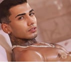 Arthur Castro top
