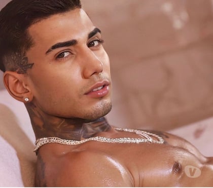 Gay escorts Liverpool Shopping Park Liverpool - Photos for Arthur Castro top