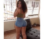 Curvy bum kiss party 😘best owo