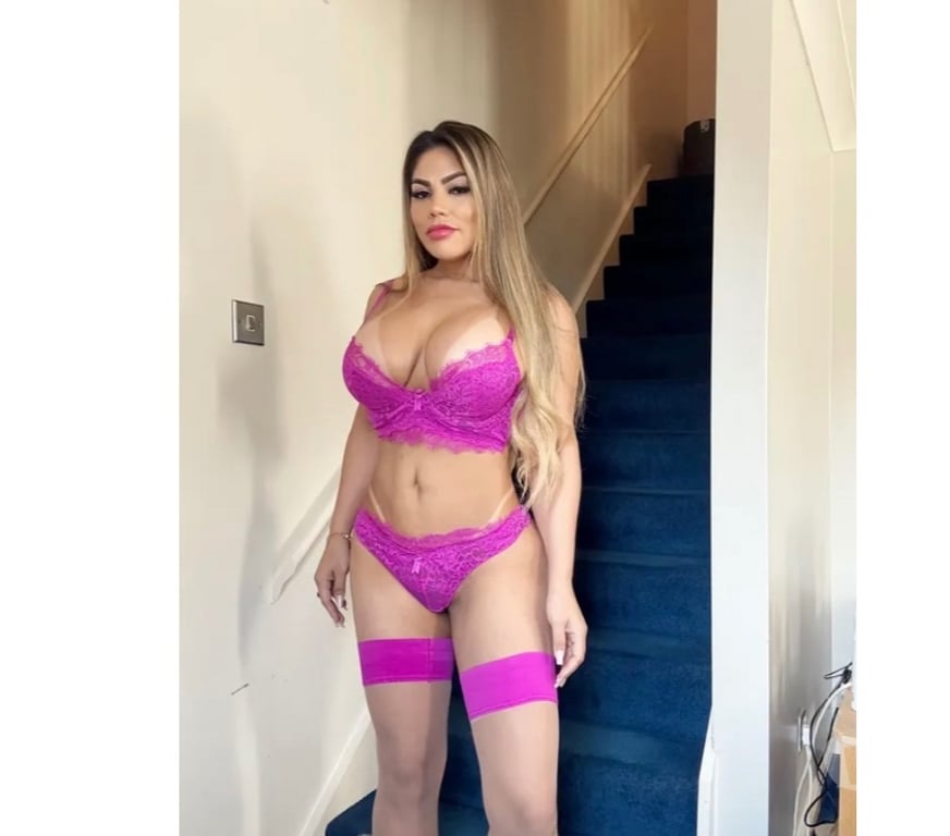 Escorts North London Palmers Green - North London - Photos for Bella 🎉 YOUR NAUGHTY PARTY GIRL🔥 🫦