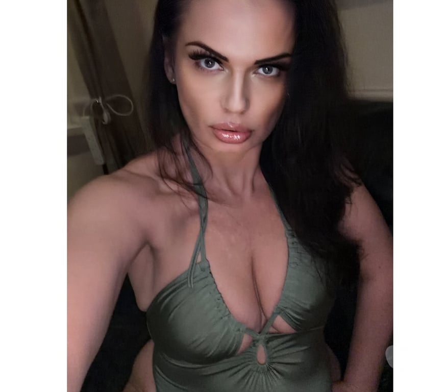 Escorts East London Walthamstow - East London - Photos for Back Once Again For The ill Behaviour! British English MILF
