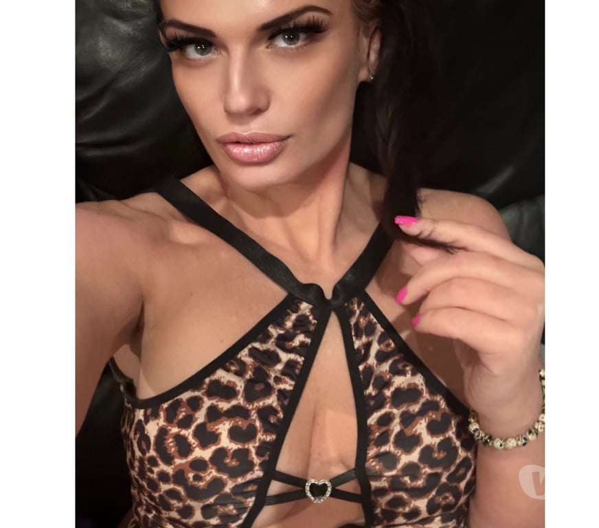 Escorts East London Walthamstow - East London - Photos for Back Once Again For The ill Behaviour! British English MILF