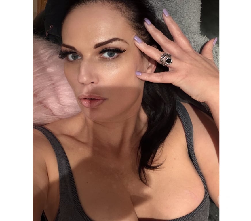 Escorts East London Walthamstow - East London - Photos for Back Once Again For The ill Behaviour! British English MILF