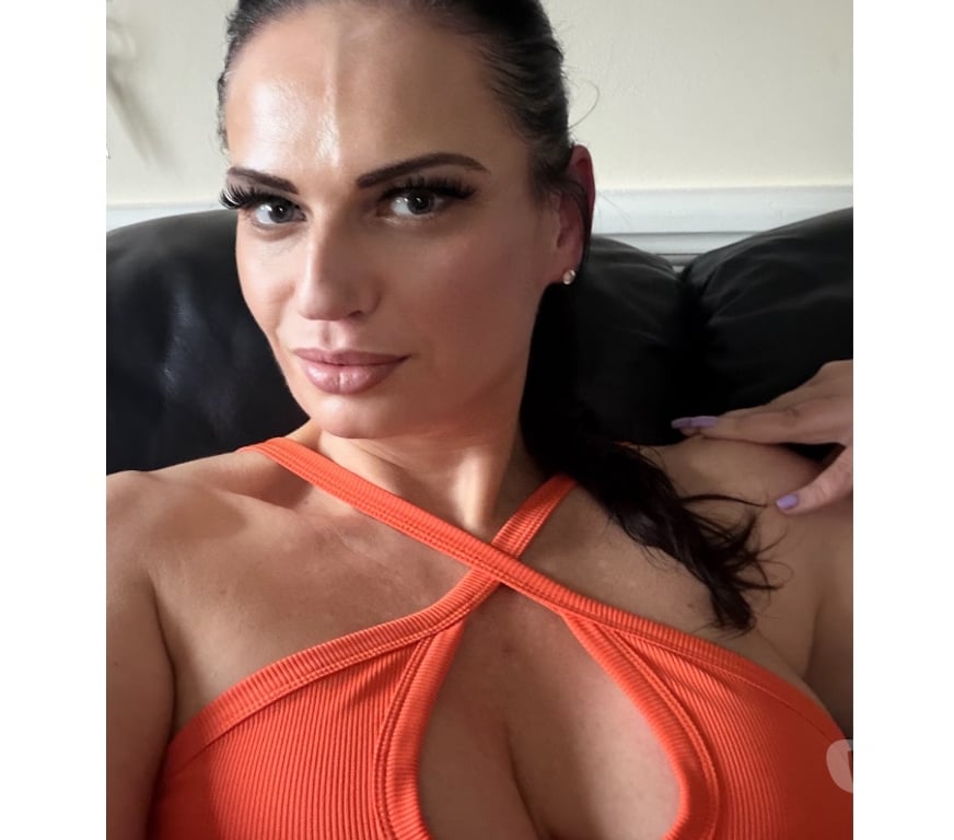 Escorts East London Walthamstow - East London - Photos for Back Once Again For The ill Behaviour! British English MILF