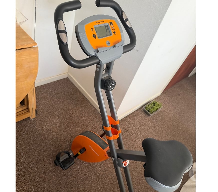 Fishing tackle Hampshire Winchester - Photos for Songmic Resistance Exercise Bike