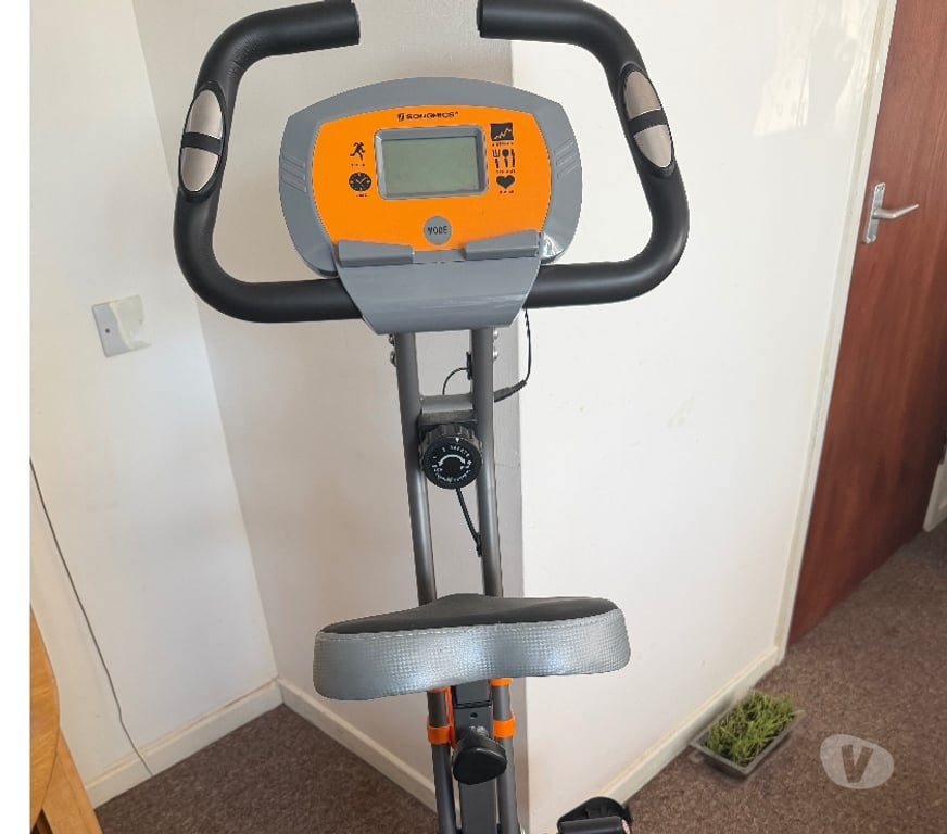 Fishing tackle Hampshire Winchester - Photos for Songmic Resistance Exercise Bike