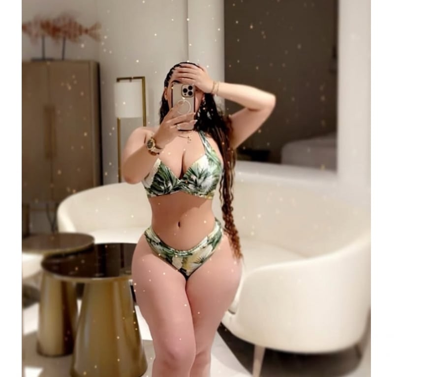 Escorts South East London Plumstead - South East London - Photos for 😈 naughty scarlet 💦🍑 BIG BOOBS AND BOOTY 🥵