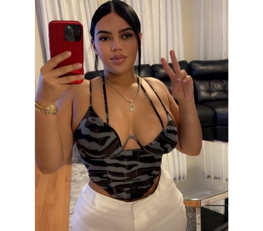 Escorts South East London Plumstead - South East London - Photos for 😈 naughty scarlet 💦🍑 BIG BOOBS AND BOOTY 🥵