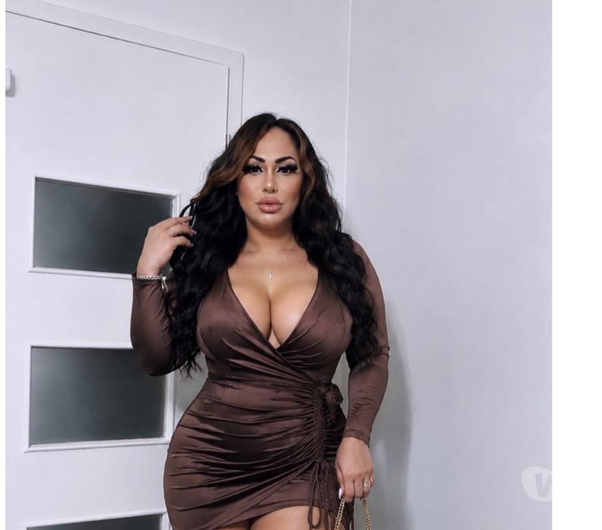 Trans Escorts West Yorkshire Bradford - Photos for SHEMALE A P New TRANSEXUAL curvy party big boobs🍑❤️