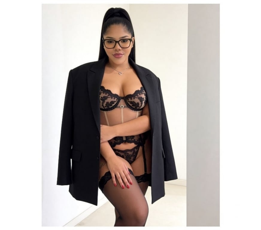 Escorts Norfolk Norwich - Photos for Busty Brunette 👓 Naughty Boss Hounslow 💋