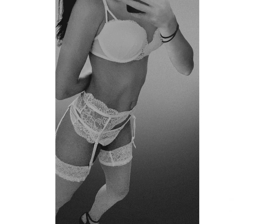 Escorts East Riding of Yorkshire Bridlington - East Riding of Yorkshire - Photos for English born, natural brunette