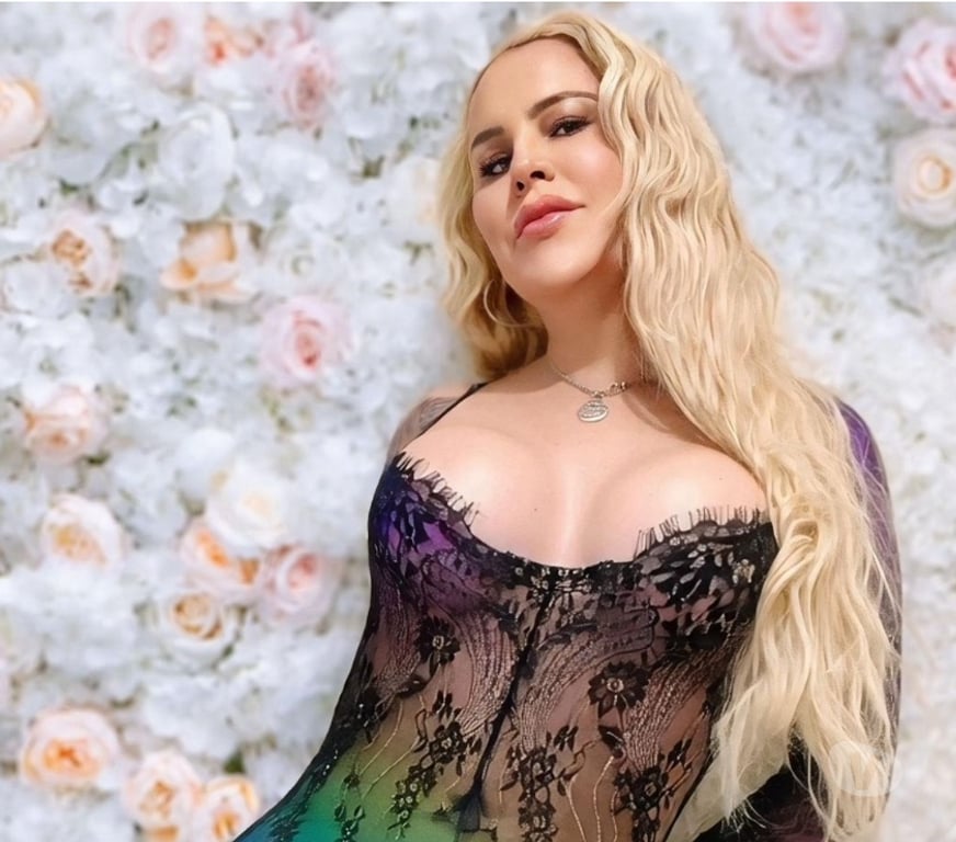 Escorts South West London Tooting Broadway - South West London - Photos for LAURA HOT BEAUTIFUL BLOND VERY WHITE