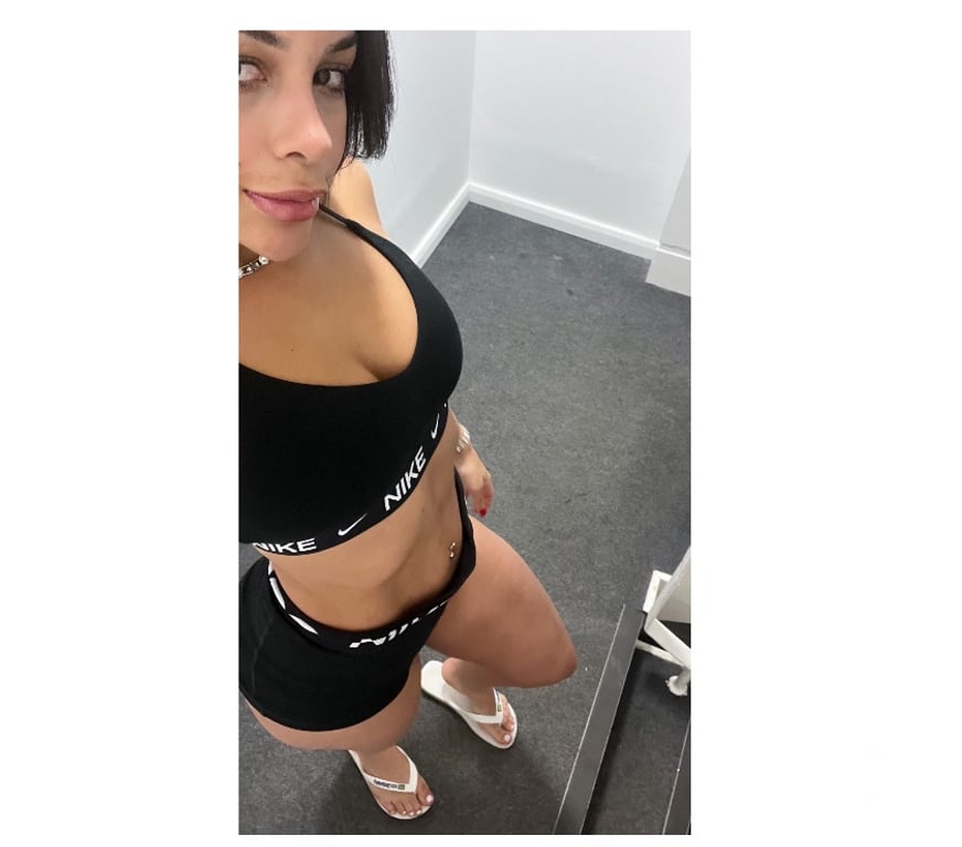 Escorts South East London Elephant & Castle Station - South East London - Photos for Laura I am back 🇧🇷😍 BIG ASS