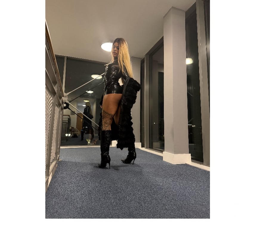 Trans Escorts Merseyside Liverpool - Photos for Chloe Domina Top Latina