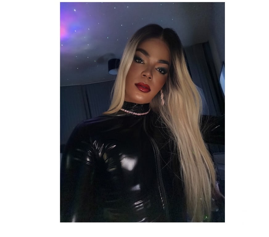 Trans Escorts Merseyside Liverpool - Photos for Chloe Domina Top Latina