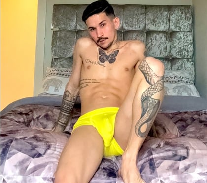 Gay Escorts Aldgate East East London - Photos for Bruno, a Brazilian, is new in town.