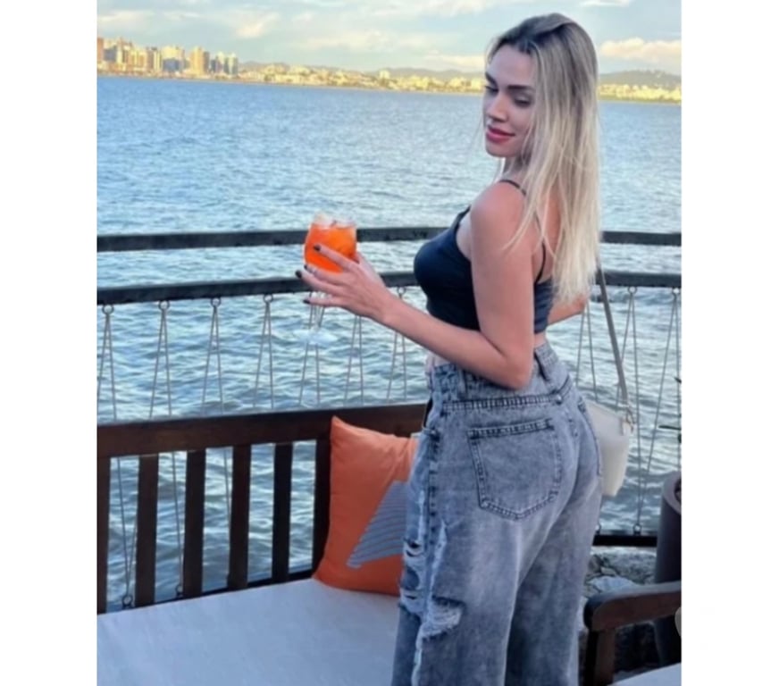 Escorts Staffordshire Stoke-on-Trent - Photos for PARTY PARTY PARTY GIRL NAUGHTY TOP ESCORT