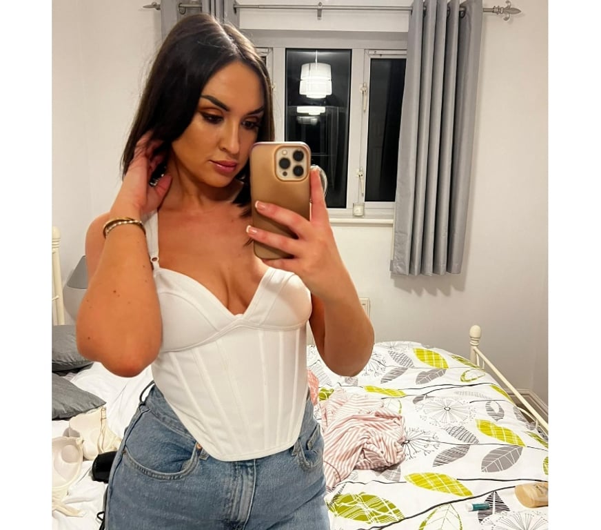 Adult Entertainment Gloucestershire South Gloucestershire - Photos for Naughty, petite, brunette. Super Soaker 💦