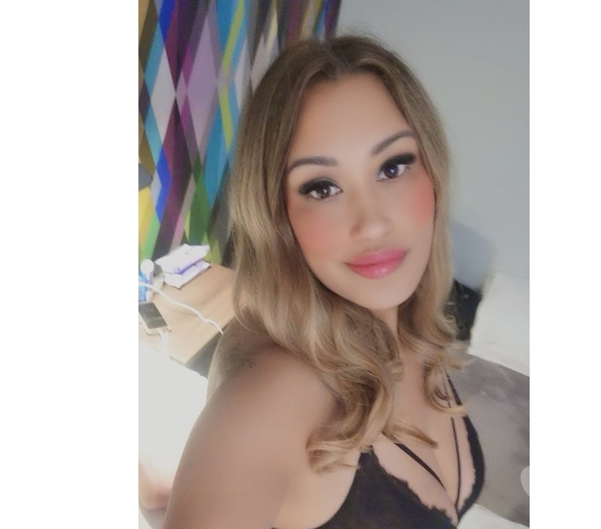 Escorts West Yorkshire Leeds - Photos for Curvy Cora 💕 Massage 🤍 GFE 💕 British born 💋