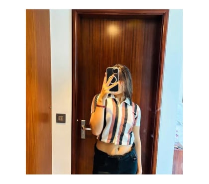 Escorts Leeds City Centre Leeds - Photos for I am available in Leeds city 😘😘