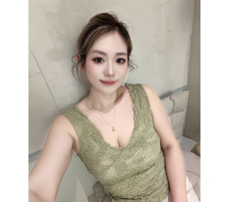 Escorts Greater Manchester Trafford - Photos for B2B hot oil massage escort best Serve