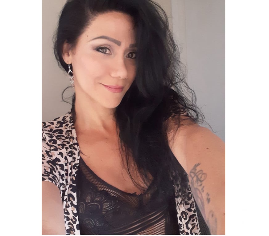 Trans Escorts Kent Canterbury - Photos for Feminine Juicy Smooth Model TRANS Girl With Hard TOY
