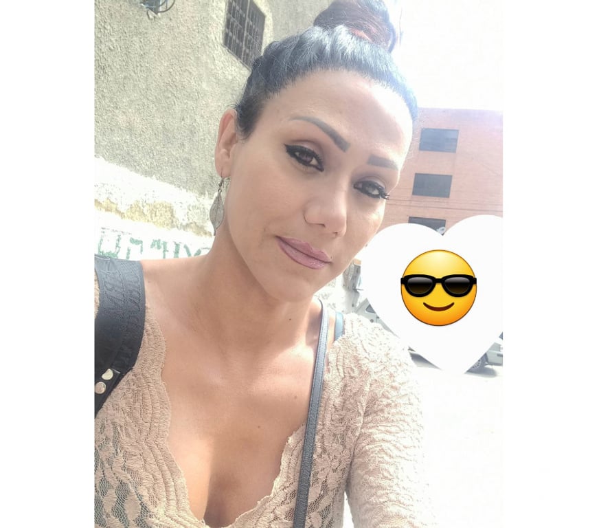 Trans Escorts Kent Canterbury - Photos for Feminine Juicy Smooth Model TRANS Girl With Hard TOY