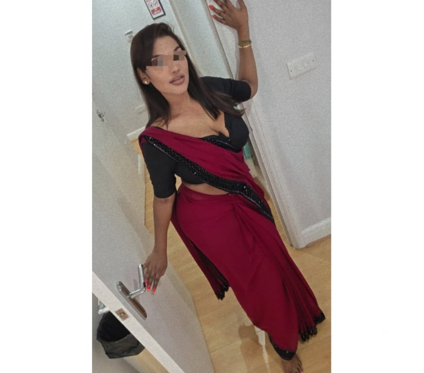 Escorts South East London East Croydon (Tramlink) Station - South East London - Photos for Sindhu sree South Indian Tamil Girl Croydon