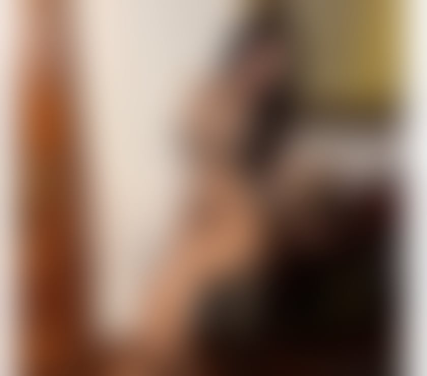 Escorts Kent Dover - Photos for Attractive brunette with generous curves, voluptuous breasts