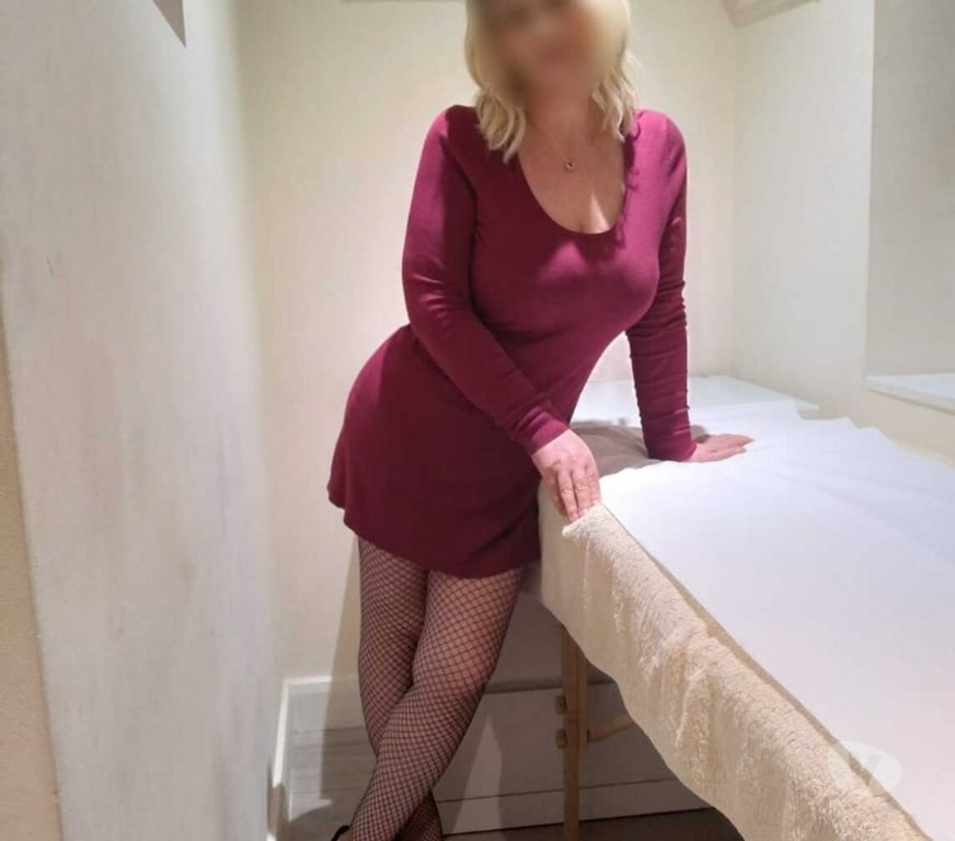 Escorts Nottinghamshire Nottingham - Photos for Secret Touch.. Hot oils massage with extras