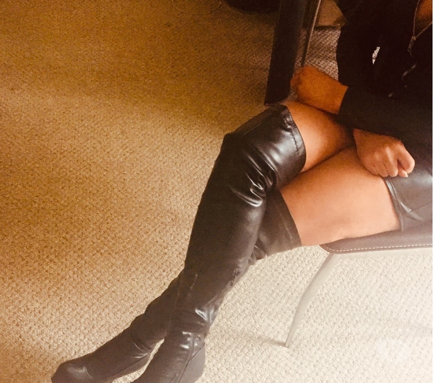 Escorts Worcestershire Worcester - Photos for Beautiful Black Escort And Masseuse In Worcester