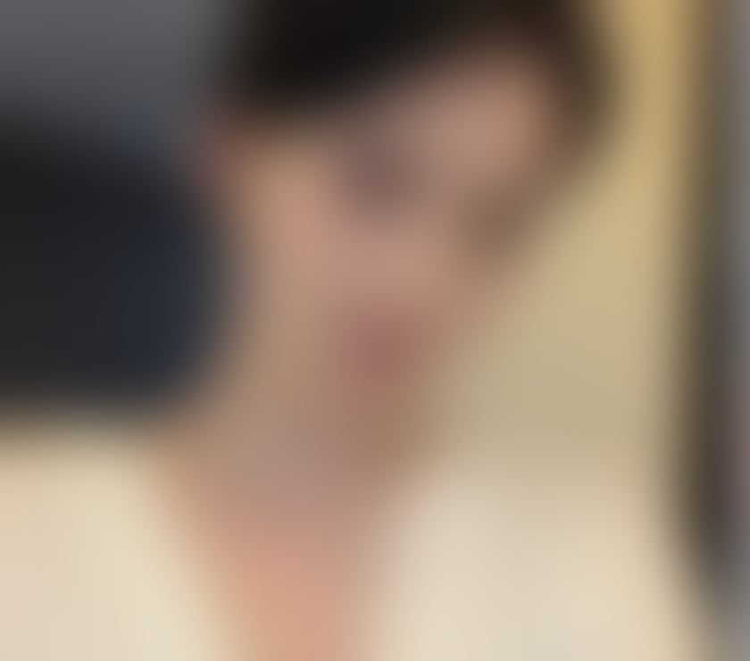 Photos for An elegant young Asian lady😘