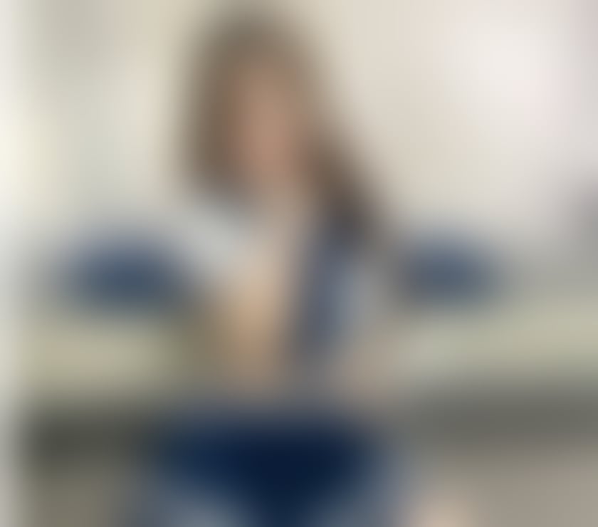 Photos for An elegant young Asian lady😘