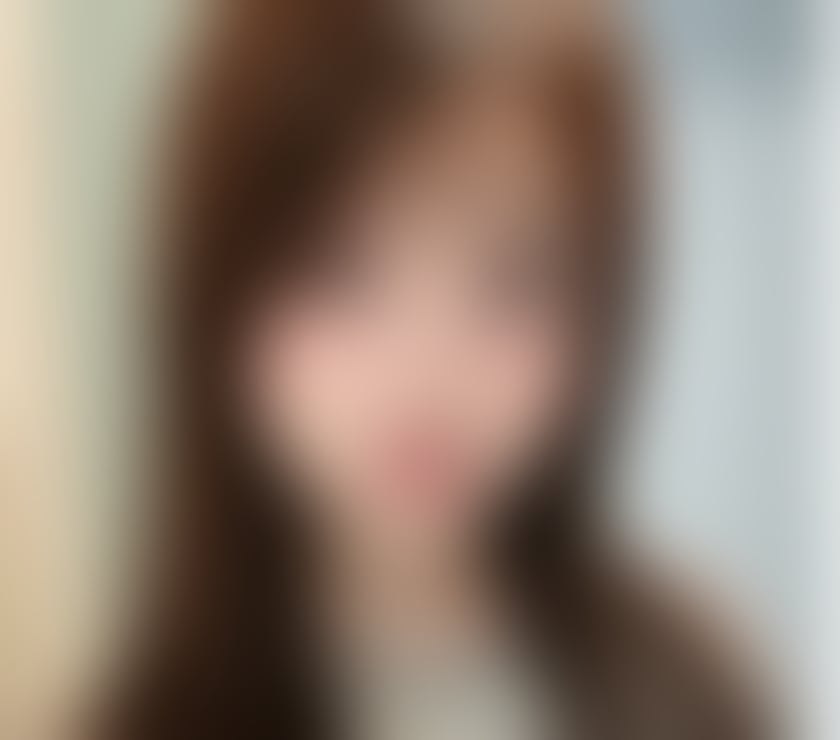 Photos for An elegant young Asian lady😘